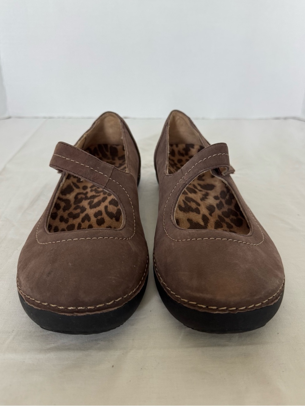 VIONIC Brown Mary Jane Flats Size 8 - Picture 2 of 8